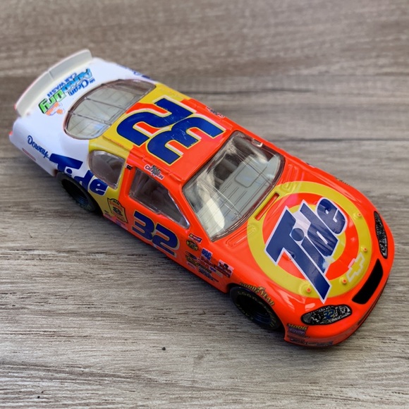 NASCAR Collectors 2004 Tide Downy Racing #32 Rickey Craven Race Car Ford Taurus - Picture 6 of 6